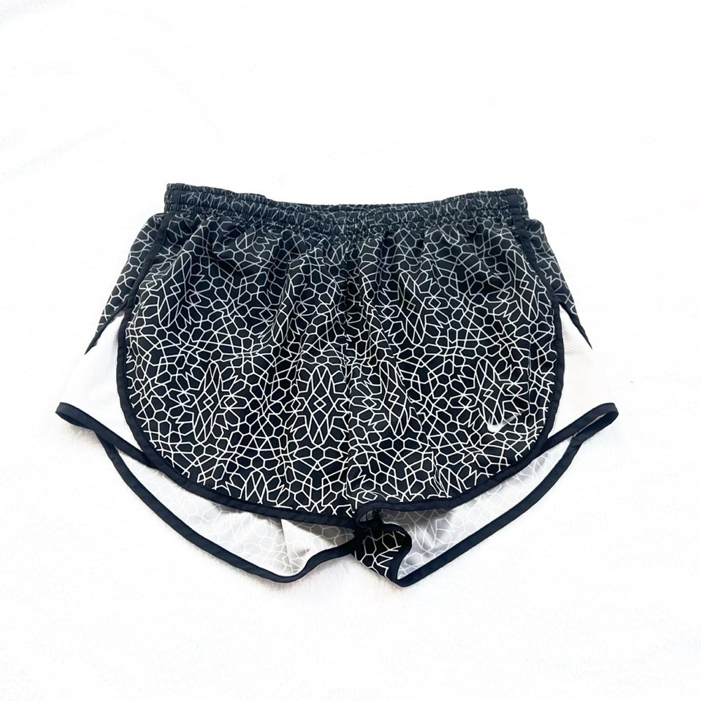 Nike Dri Fit Mid Rise Black White Lined Running Shorts Women’s Extra Small